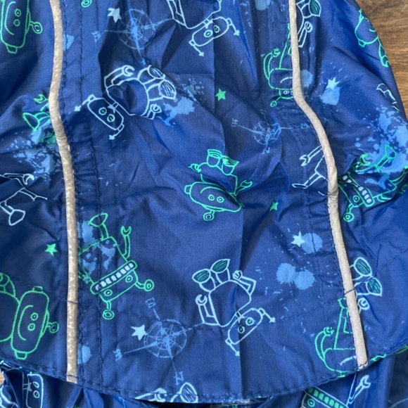 3/$20 Regatta Toddler Rain suit - Picture 3 of 7